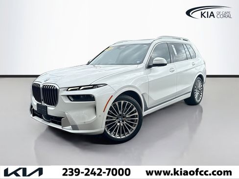 Used 2023 BMW X7 xDrive40i w/ Executive Package AWD/4WD image 2