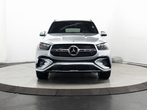 Used 2024 Mercedes-Benz GLE 450e 4MATIC w/ AMG Line Exterior image 2