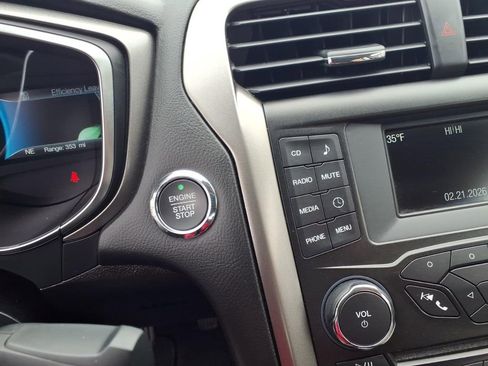 Used 2018 Ford Fusion S FWD image 19