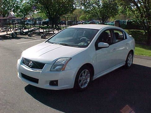Used 2010 Nissan Sentra 2.0 SR FWD image 4