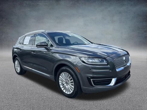 Used 2020 Lincoln Nautilus FWD image 2