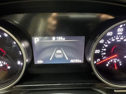 Used 2024 Kia Carnival LX FWD image 60