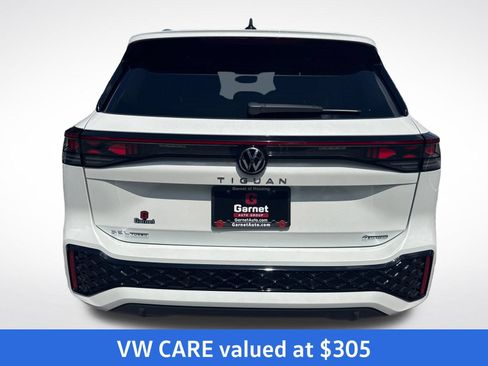 Certified 2026 Volkswagen Tiguan SEL R-Line AWD/4WD image 4