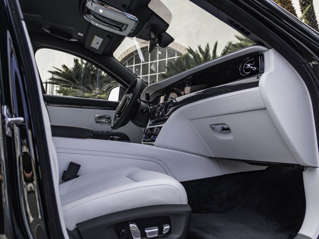 New 2026 Rolls-Royce Ghost Black Badge AWD/4WD image 17