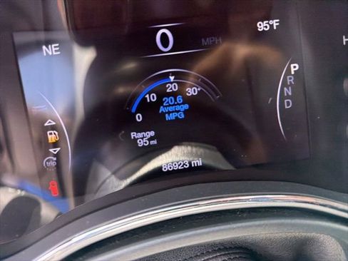 Used 2019 Jeep Grand Cherokee Altitude AWD/4WD image 11