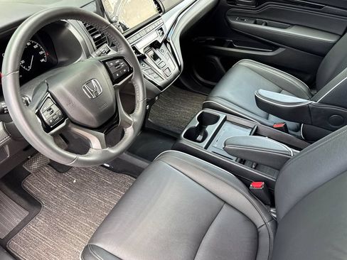 Certified 2025 Honda Odyssey Touring image 12