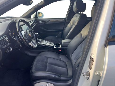 Used 2018 Porsche Macan Sport Edition AWD/4WD image 9
