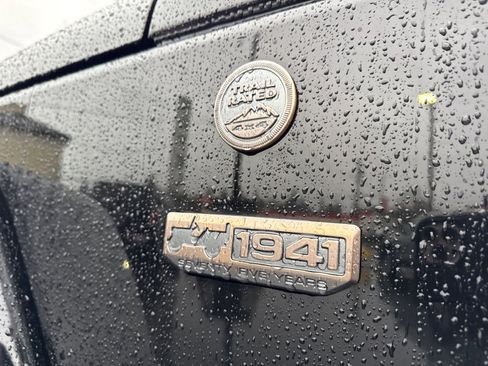 Used 2017 Jeep Wrangler 75th Anniversary image 14
