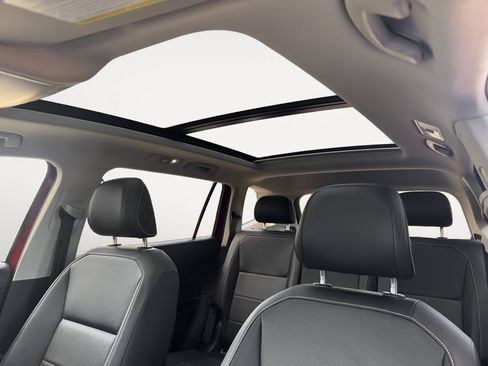 Used 2021 Volkswagen Tiguan SE w/ Panoramic Sunroof Package AWD/4WD image 18