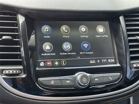 Used 2018 Chevrolet Trax LT w/ LT Convenience Package FWD image 24