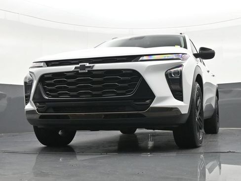 Used 2024 Chevrolet Trax ACTIV w/ Sunroof Package FWD image 31