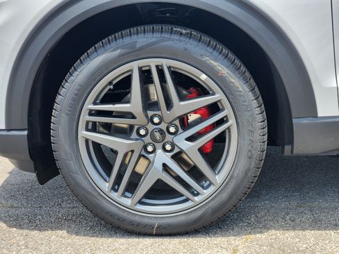 New 2026 Ford Explorer ST-Line w/ ST-Line Street Pack RWD image 8