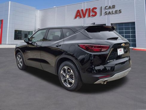 Used 2025 Chevrolet Blazer LT AWD/4WD image 9