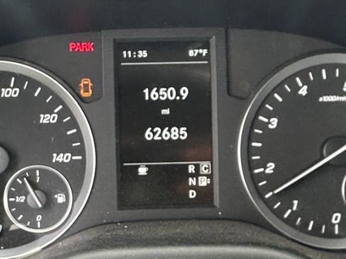 Used 2023 Mercedes-Benz Metris image 4