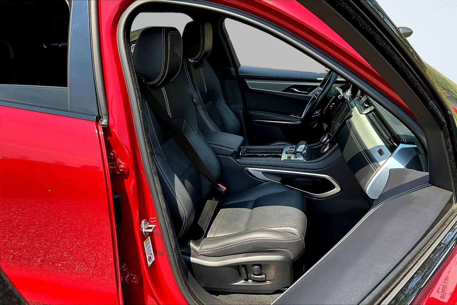 Used 2024 Jaguar F-PACE R-Dynamic S AWD/4WD image 27
