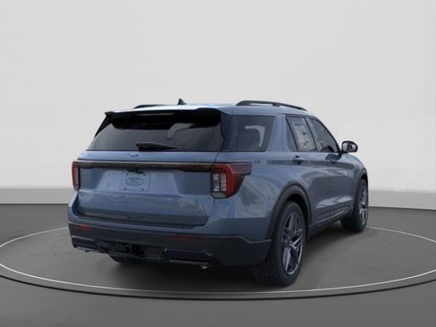 New 2026 Ford Explorer ST-Line w/ ST-Line Street Pack RWD image 8