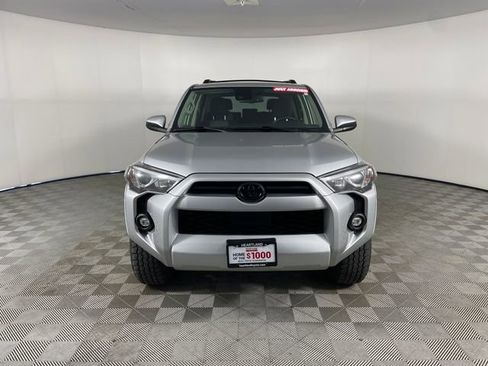 Used 2022 Toyota 4Runner SR5 AWD/4WD image 26
