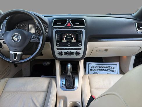 Used 2013 Volkswagen Eos Lux FWD image 29