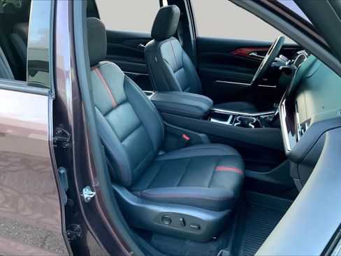 Used 2026 Chevrolet Traverse RS w/ LPO, Floor Liner Package FWD image 9