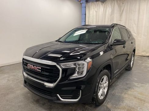 Used 2022 GMC Terrain SLE w/ Driver Convenience Package AWD/4WD image 3