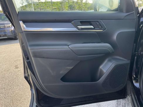 Used 2025 GMC Terrain Elevation AWD/4WD image 5