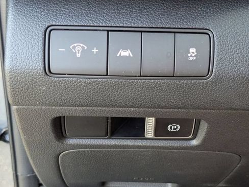 Used 2022 Hyundai Santa Fe SEL FWD image 12