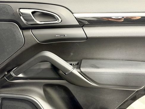 Used 2014 Porsche Cayenne Diesel image 40