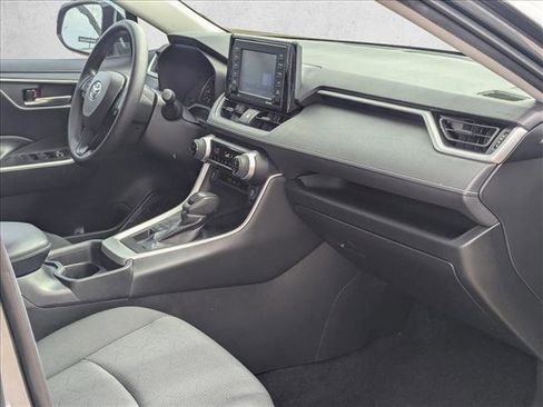 Used 2021 Toyota RAV4 XLE image 18