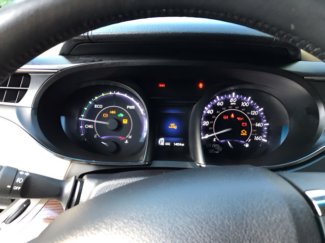 Used 2015 Toyota Avalon Limited w/ Technology Package FWD image 16