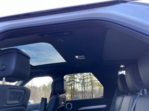 New 2025 Land Rover Discovery Dynamic SE AWD/4WD image 28