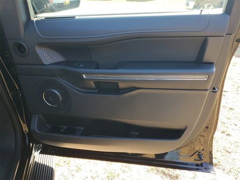 Used 2024 Ford Expedition Max XLT image 41