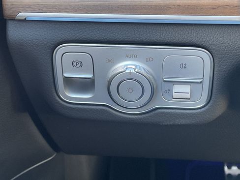 Certified 2025 Mercedes-Benz GLS 450 4MATIC image 26