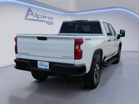 Used 2022 Chevrolet Silverado 2500 Custom w/ Custom Value Package AWD/4WD image 5