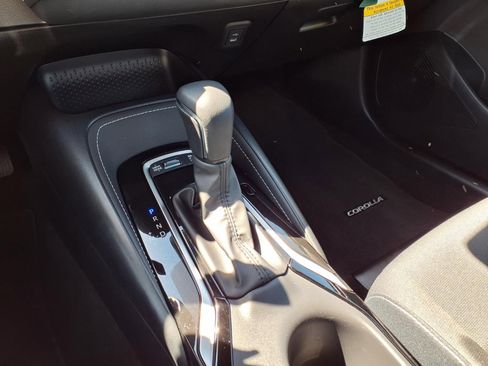 Certified 2025 Toyota Corolla SE image 25