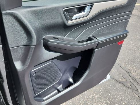 Used 2022 Ford Escape SEL w/ Equipment Group 302A image 16