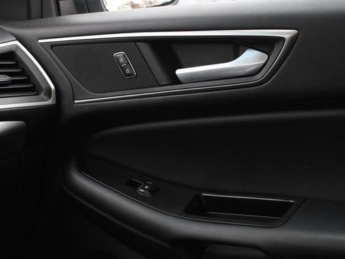 Used 2016 Ford Edge SEL w/ Equipment Group 201A image 21
