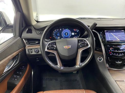Used 2016 Cadillac Escalade ESV Premium image 36