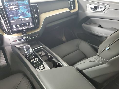 Certified 2026 Volvo XC60 B5 Core AWD/4WD image 19