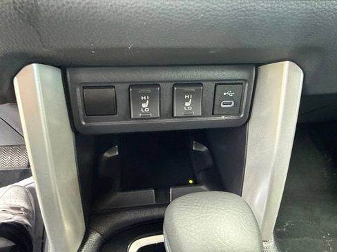 Used 2025 Toyota Corolla Cross XLE FWD image 20