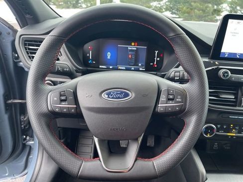Used 2025 Ford Escape ST-Line AWD/4WD image 17