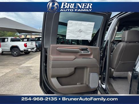 New 2025 GMC Sierra 2500 Denali w/ Denali Reserve Package image 13