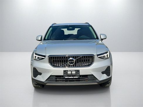 Used 2025 Volvo XC40 B5 Core w/ Protection Package Premier image 2