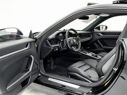 Certified 2020 Porsche 911 Carrera image 7