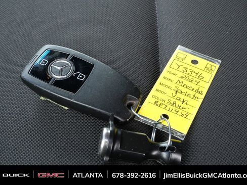 Used 2024 Mercedes-Benz Sprinter 2500 image 30