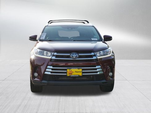 Certified 2017 Toyota Highlander Limited AWD/4WD image 2
