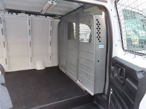 Used 2015 Chevrolet Express 2500 RWD 2500 135 image 17