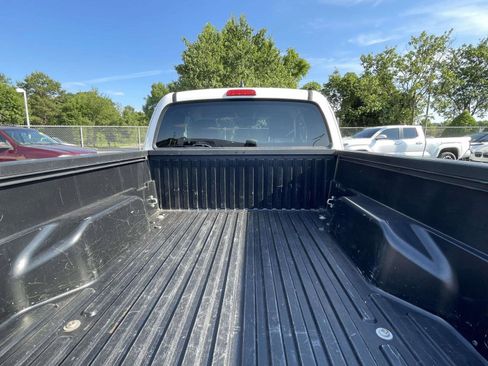 Used 2022 Toyota Tacoma SR RWD image 8