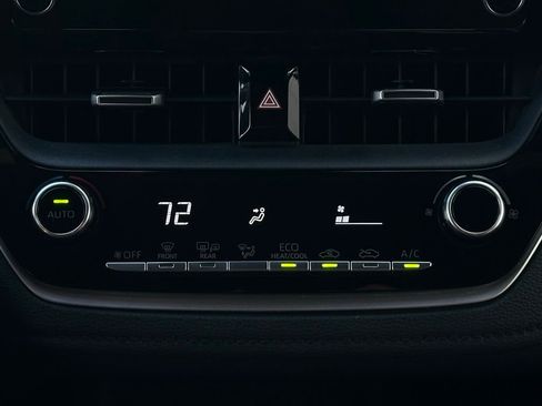 Used 2020 Toyota Corolla SE image 16