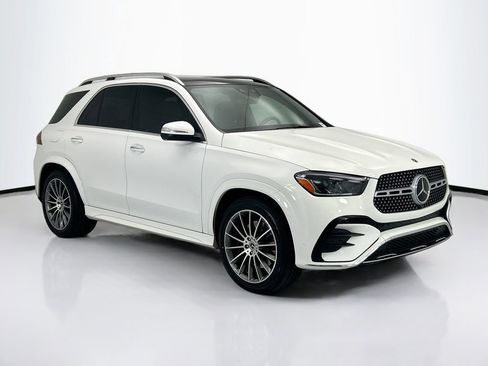Used 2024 Mercedes-Benz GLE 450 4MATIC image 3