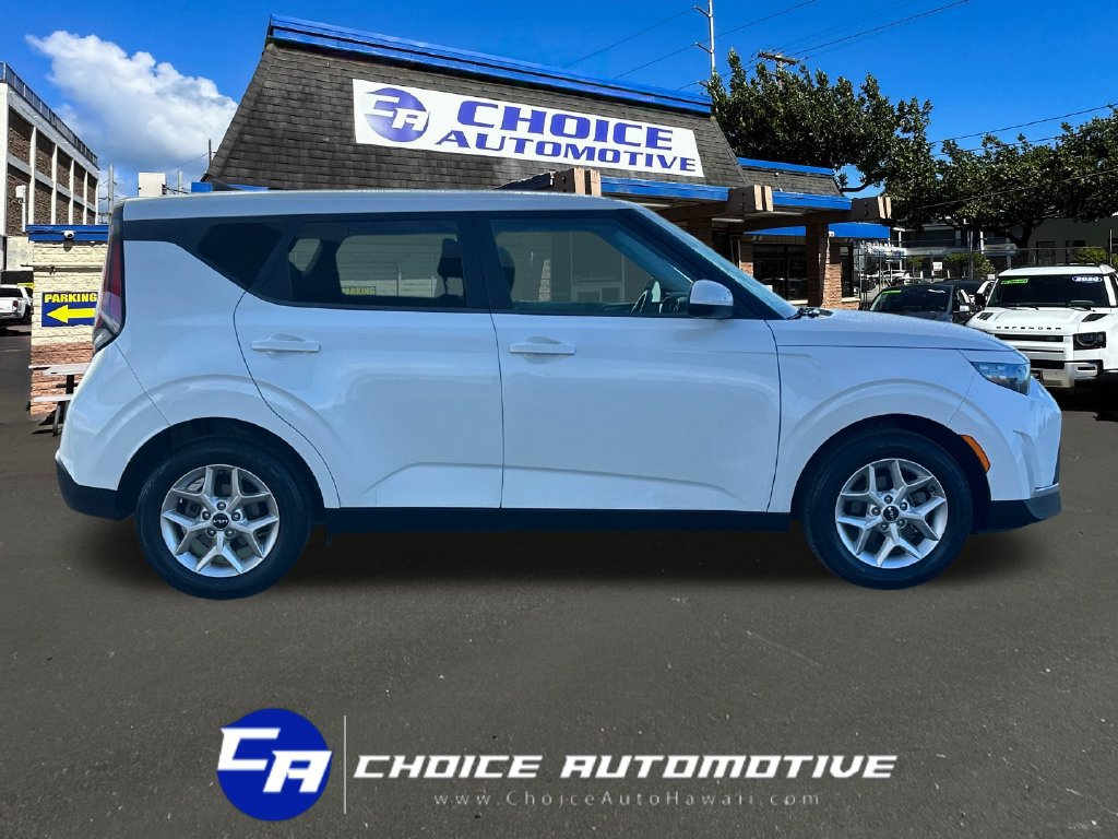 Used 2023 Kia Soul LX w/ LX Technology Package FWD image 9